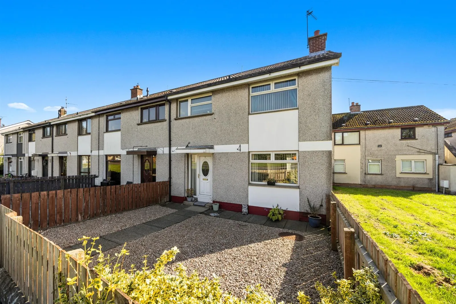 3 bedroom end terrace to rent at 1 Kellburn Park Ballyclare BT39 0SJ