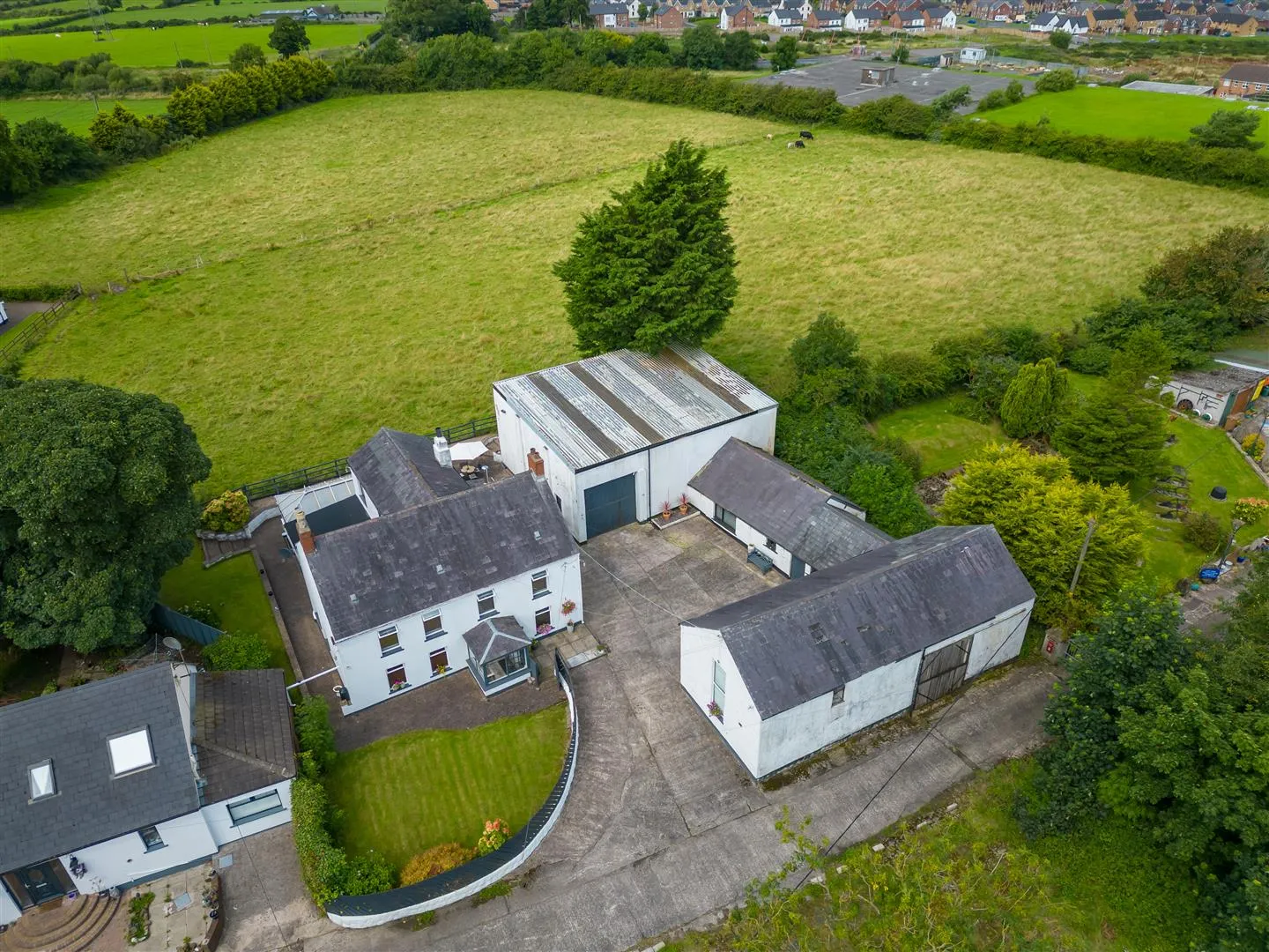 4 bedroom detached for sale at 122 Hydepark Road Newtownabbey BT36 4PZ