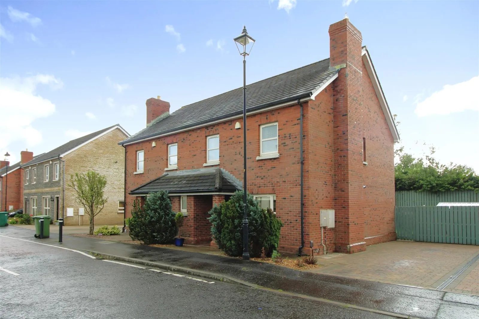 3 bedroom semi-detached to rent at 15 Lady Wallace Gardens Lisburn BT28 3GW