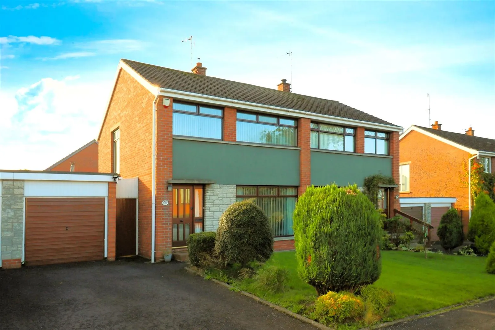 3 bedroom semi-detached to rent at 11 Castleton Templepatrick BT39 0AZ