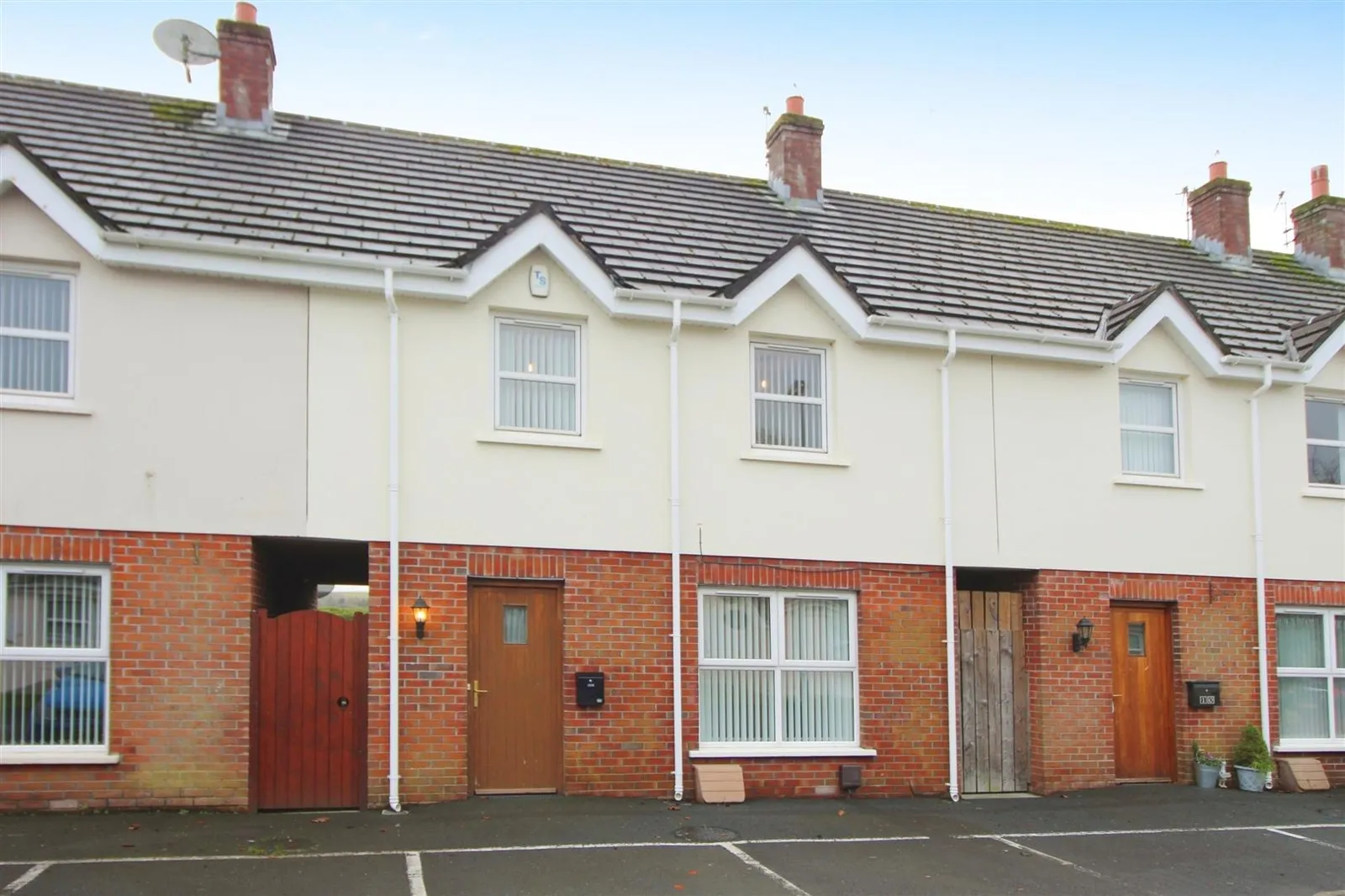 3 bedroom townhouse to rent at 11 Ballycorr Green Ballyclare BT39 9ZU