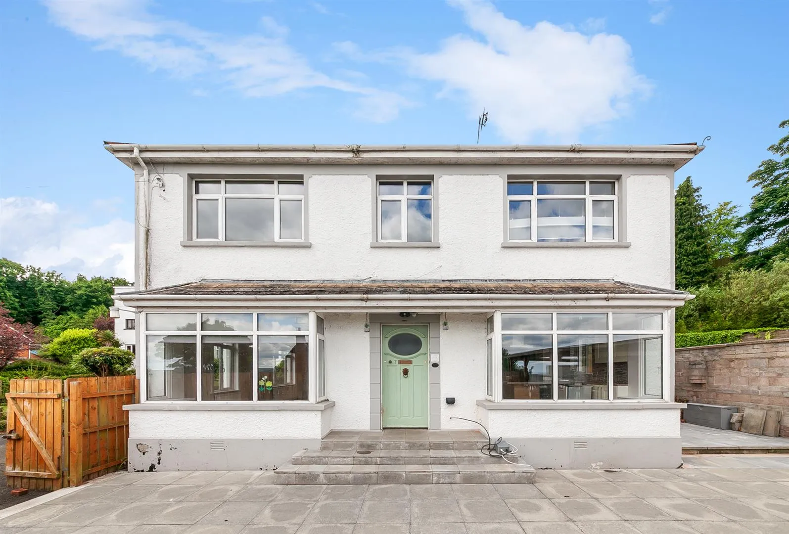 4 bedroom detached to rent at 7 Glencoe Park Newtownabbey BT36 7PT