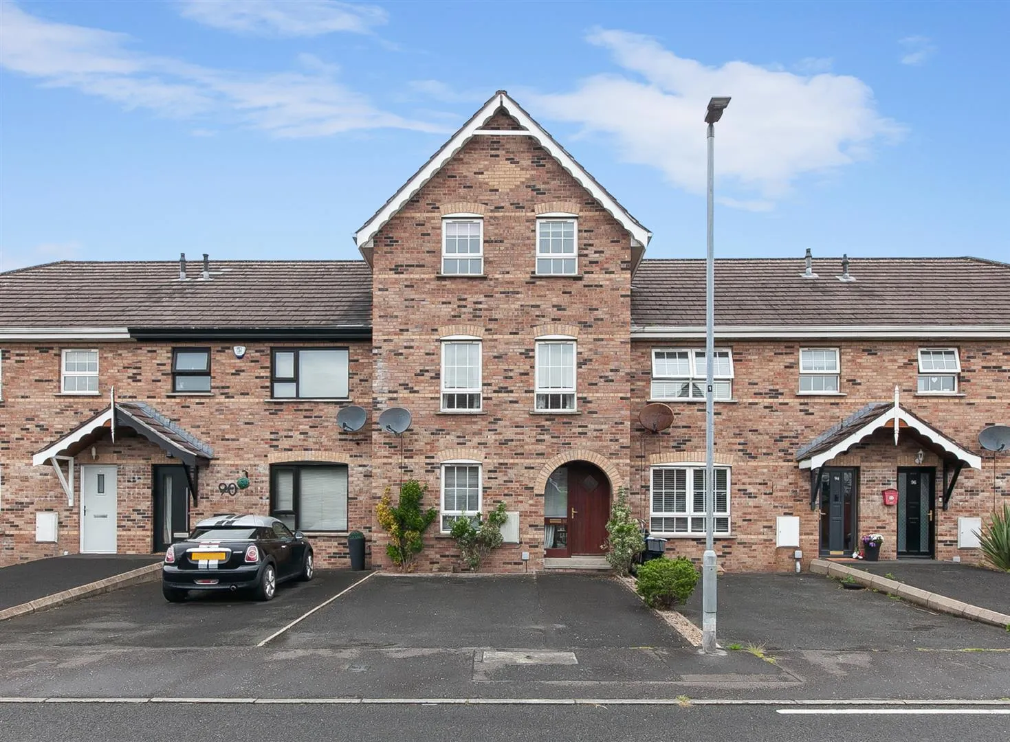 4 bedroom townhouse to rent at 92 Glenview Park Newtownabbey BT37 0TG