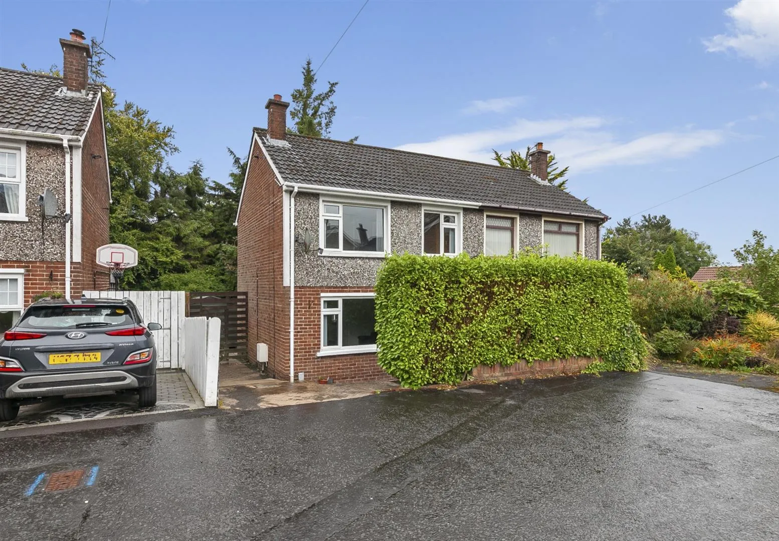 3 bedroom semi-detached to rent at 33 Church Drive Newtownabbey BT36 6EX