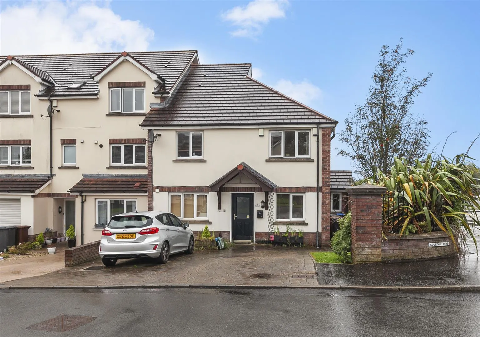 2 bedroom apartment to rent at 1 Courthall Mews Newtownabbey BT36 5GX