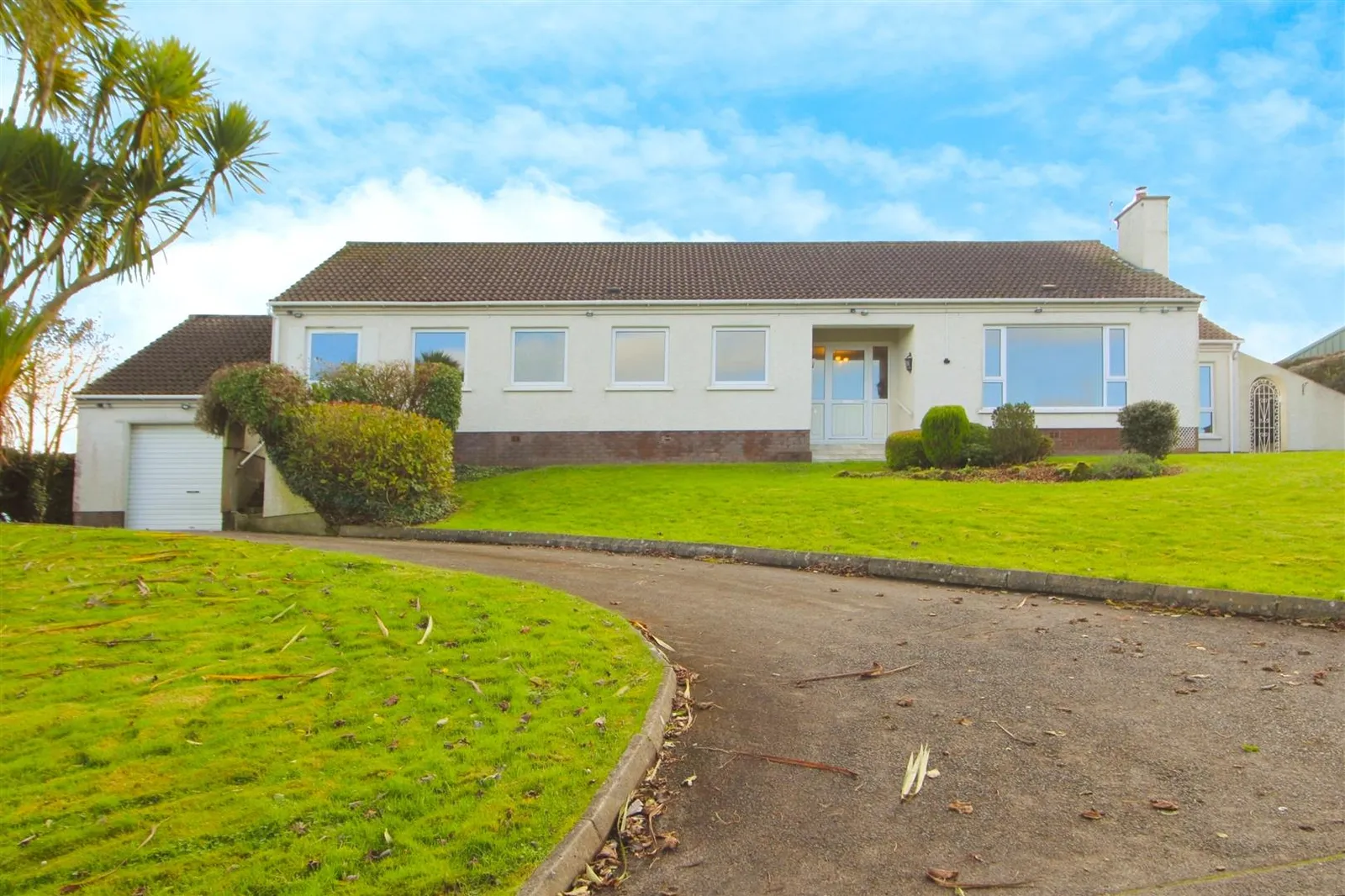 4 bedroom detached to rent at 97 Ballypollard Road Larne BT40 3JG