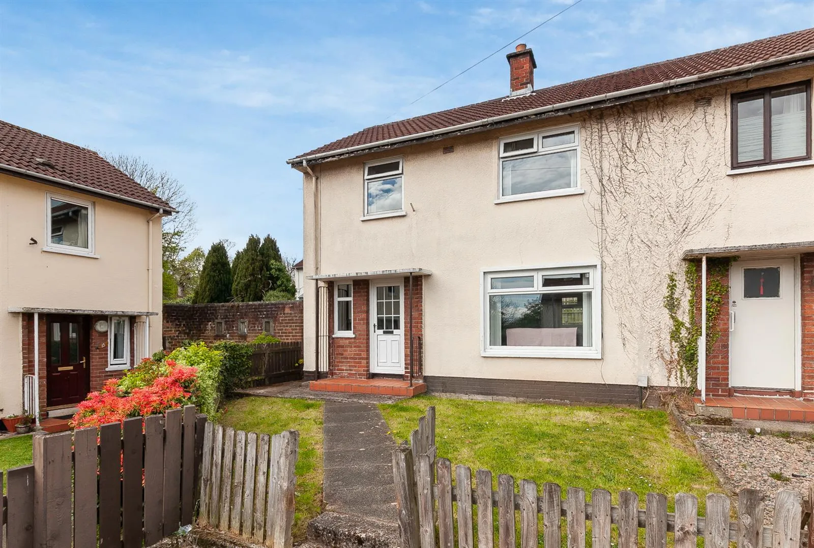 3 bedroom end terrace for sale at 13 Waveney Grove Belfast BT15 4FW