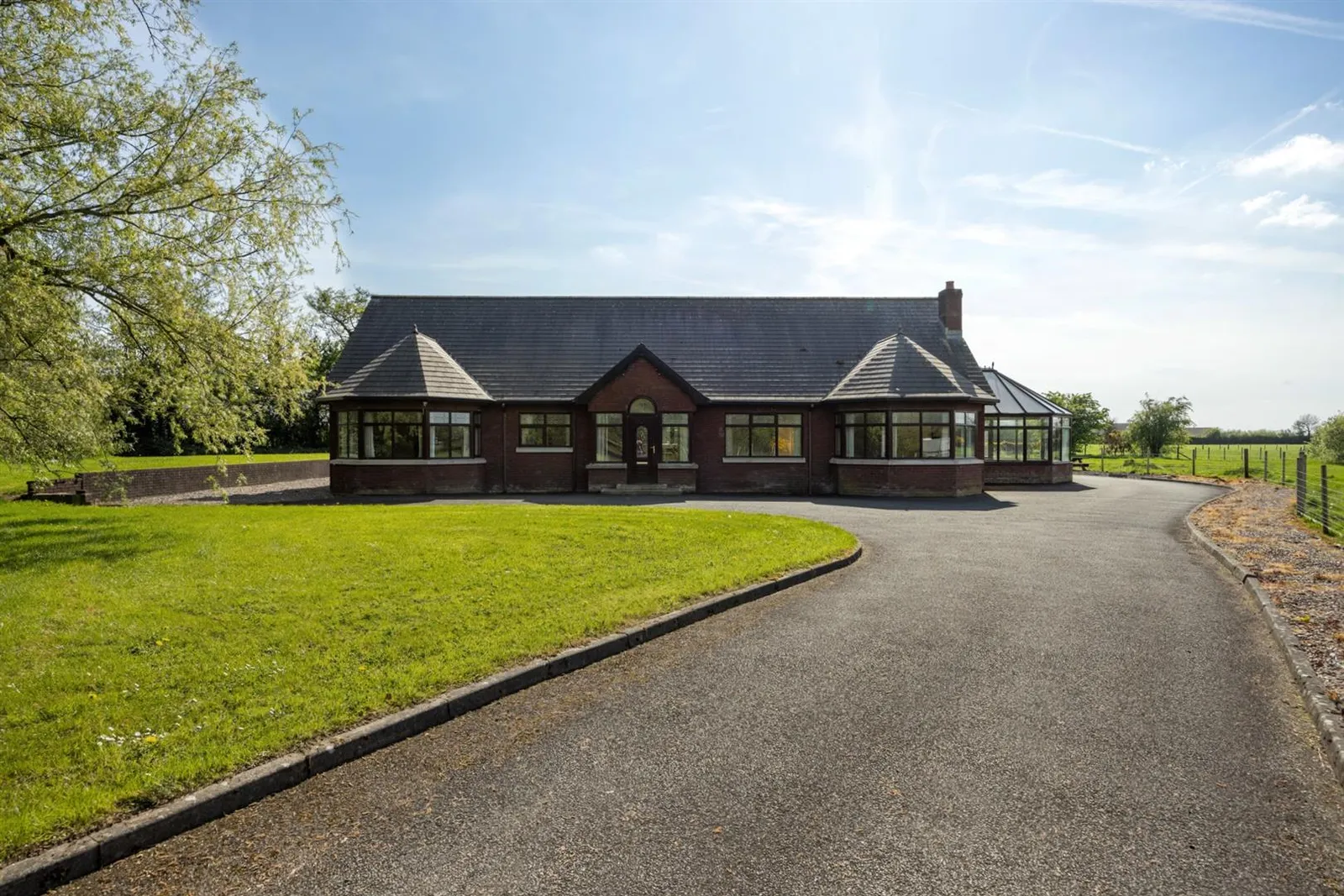 5 bedroom detached to rent at 139 Seven Mile Straight Antrim BT41 4QT