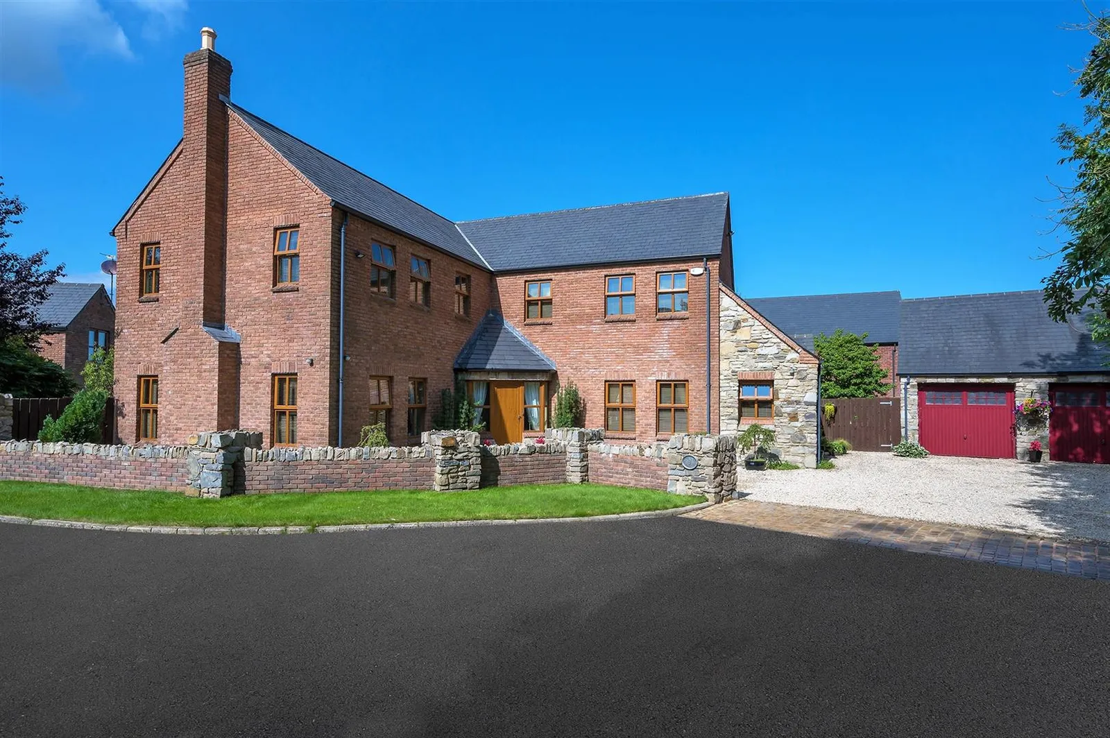 5 bedroom detached for sale at 9 Carnbank Templepatrick BT39 0FB