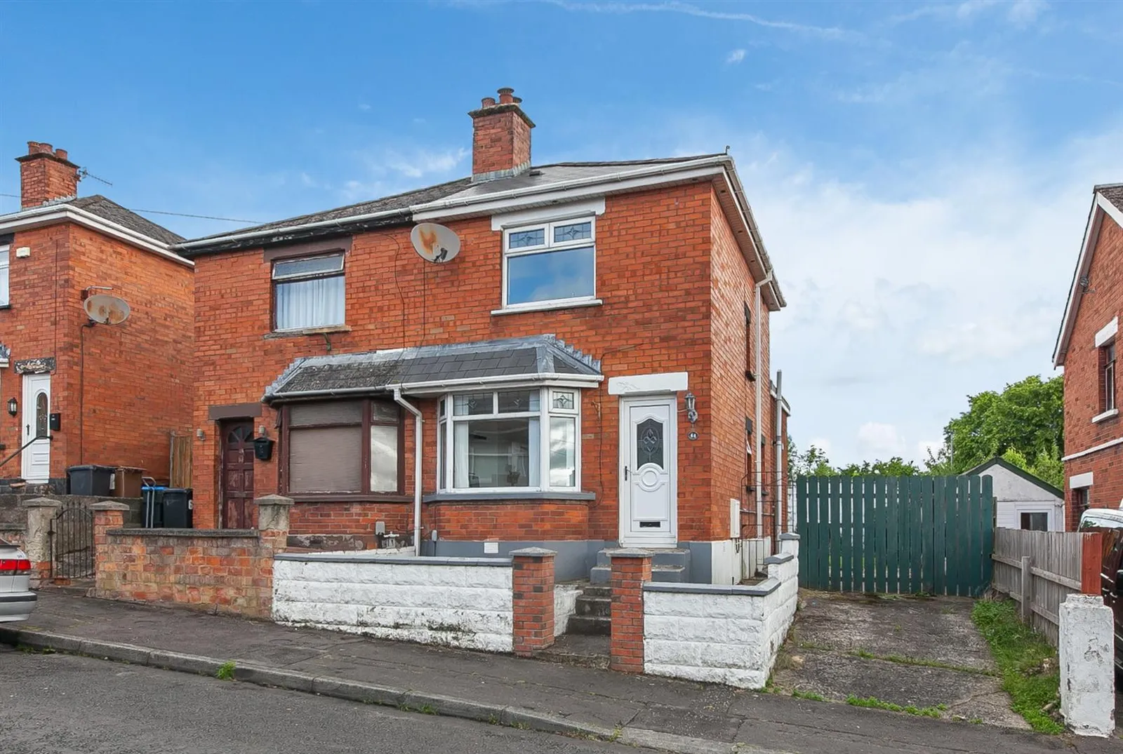 3 bedroom semi-detached for sale at 64 Serpentine Gardens Newtownabbey BT36 7EZ