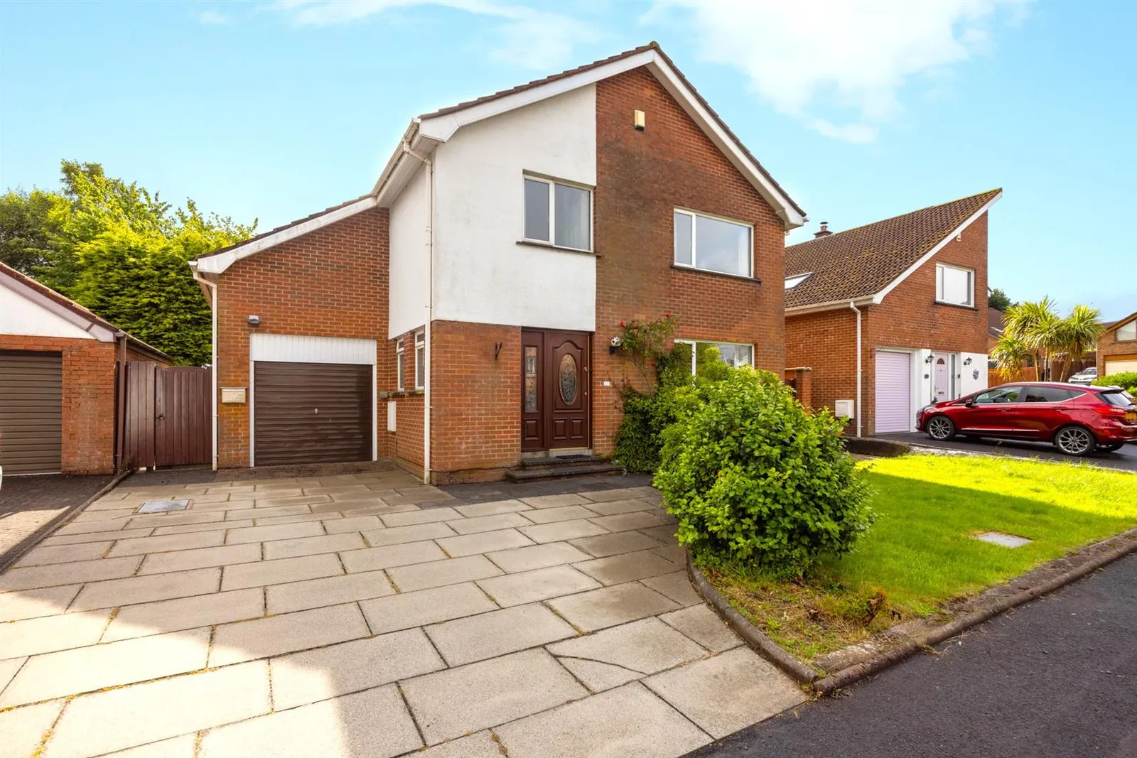 5 bedroom detached to rent at 20 Dorchester Gardens Newtownabbey BT36 5JJ