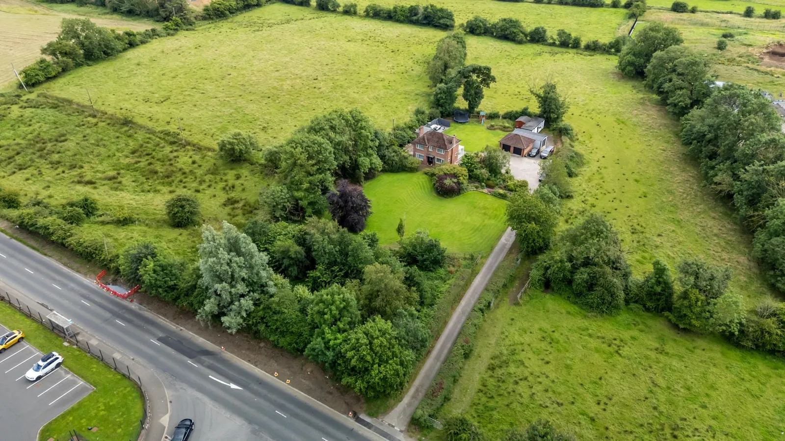 4 bedroom detached for sale at 650 Antrim Road Newtownabbey BT36 4RG