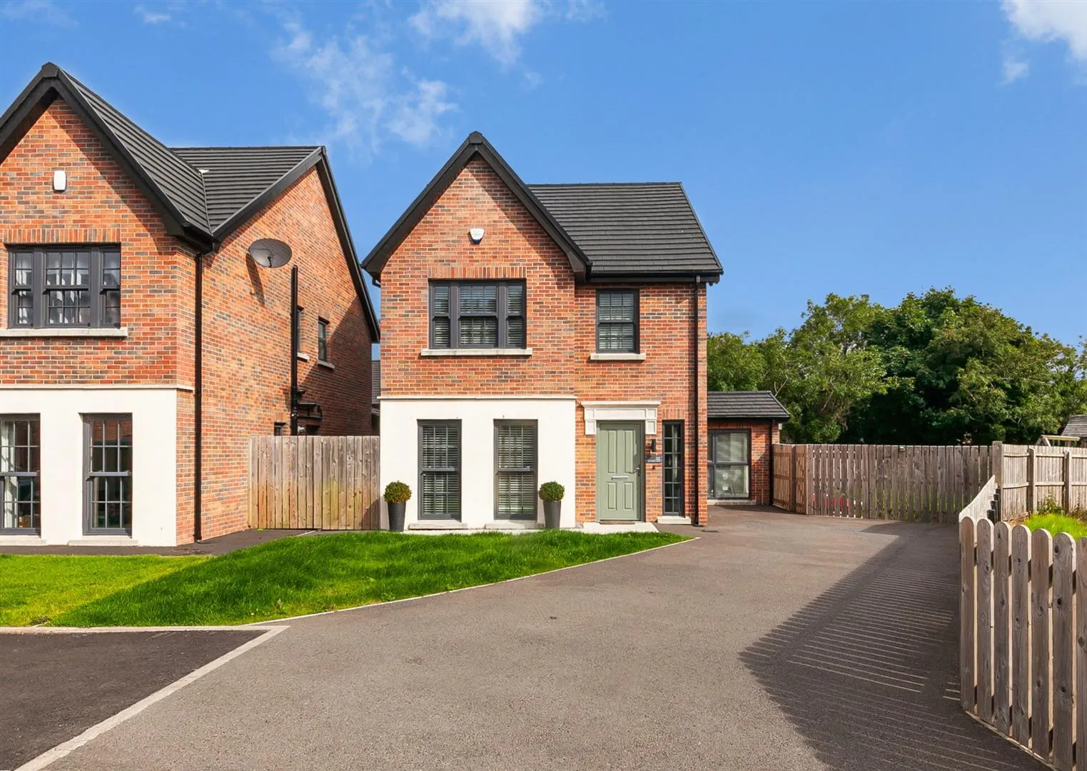 4 bedroom detached for sale at 32 Cottonmill Green Newtownabbey BT36 4AX