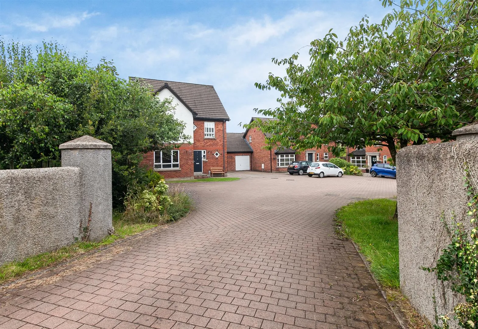 4 bedroom detached for sale at 2 Fernridge Avenue Newtownabbey BT36 5SU