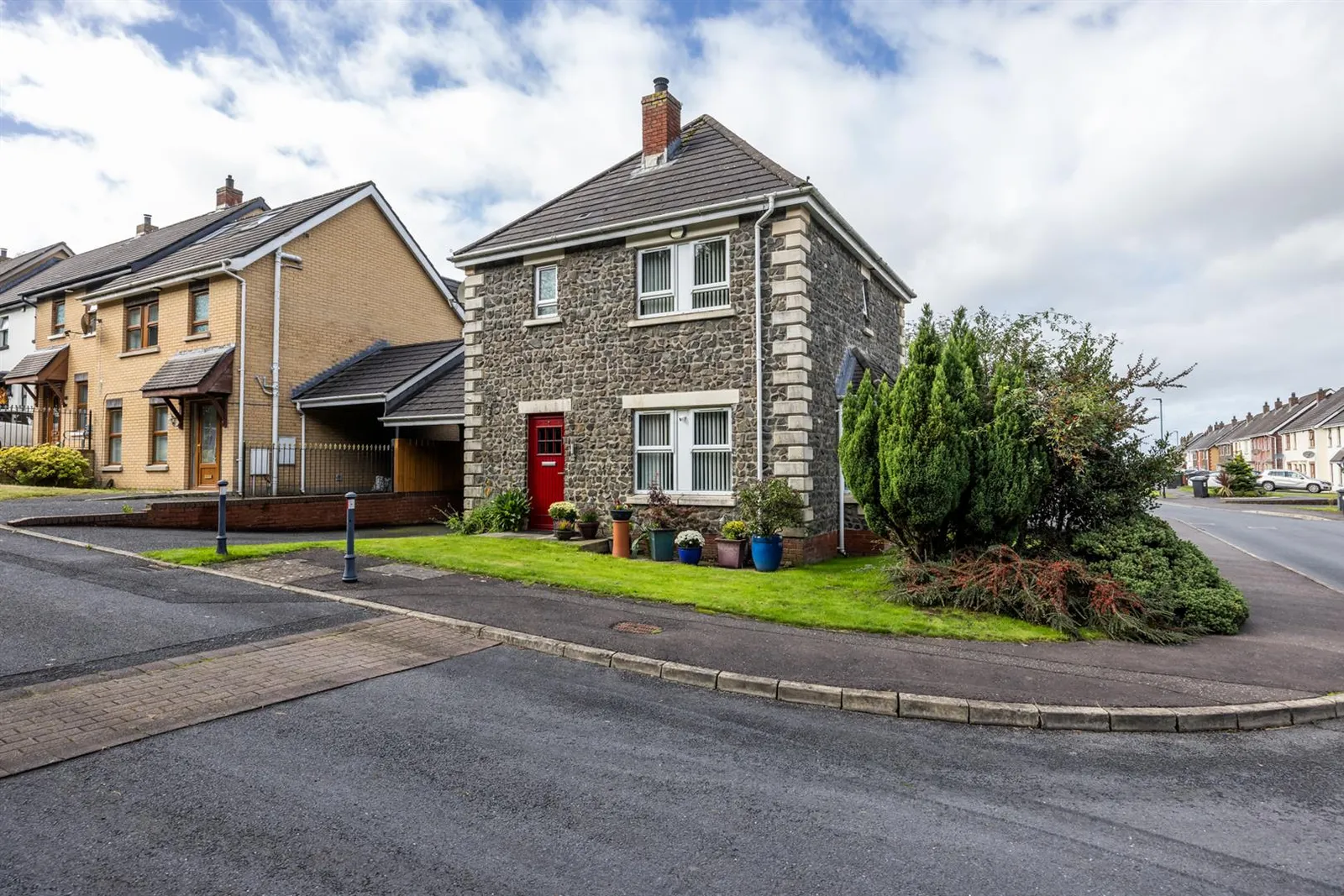 3 bedroom detached for sale at 1 Alderley Crescent Newtownabbey BT36 7WY