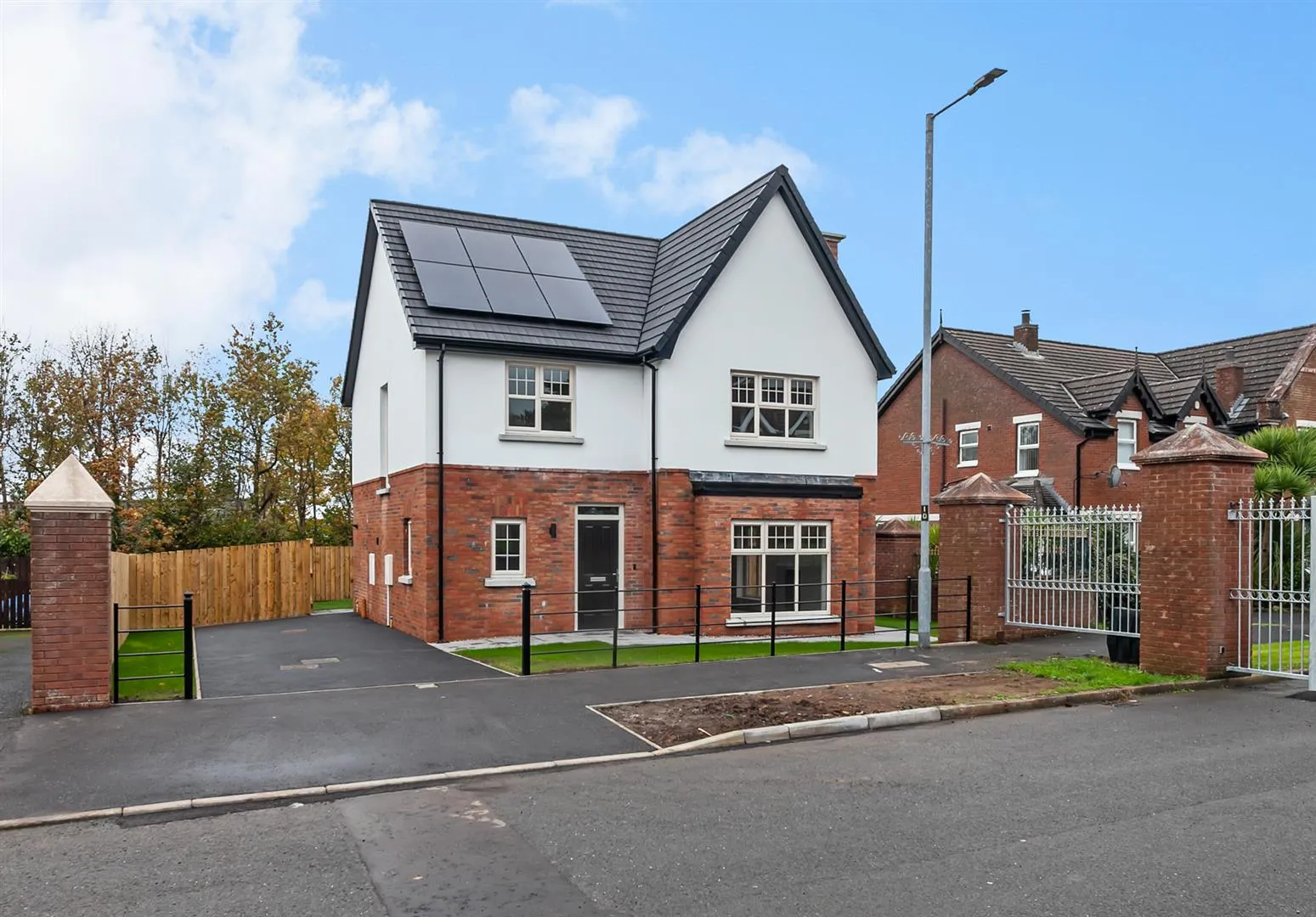 4 bedroom detached for sale at 62 Mayfield High Street Newtownabbey BT36 7WU