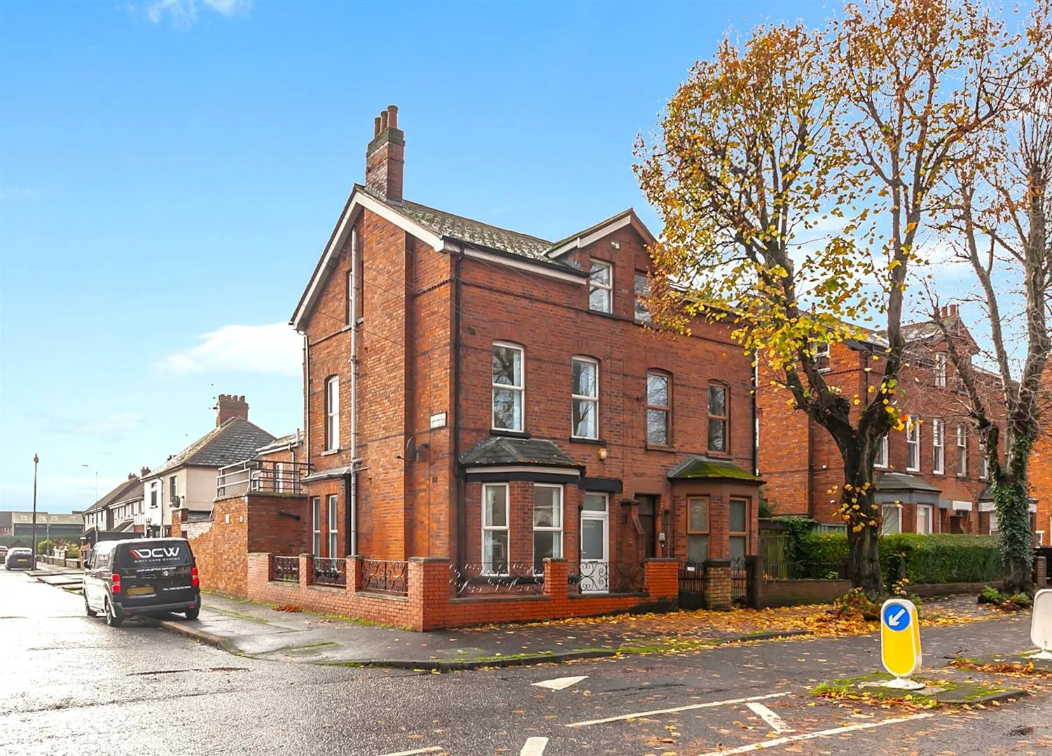 5 bedroom semi-detached to rent at 29 Glandore Avenue Belfast BT15 3FB