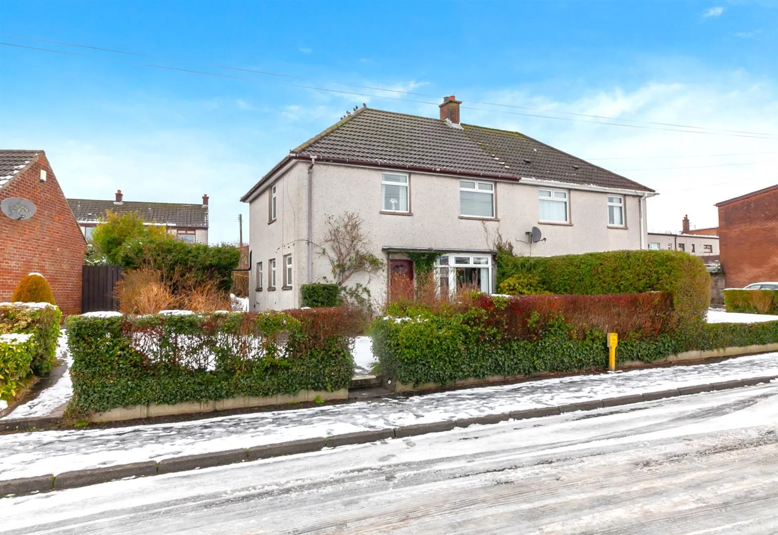 4 bedroom semi-detached for sale at 18 Ollardale Park Ballyclare BT39 9EQ