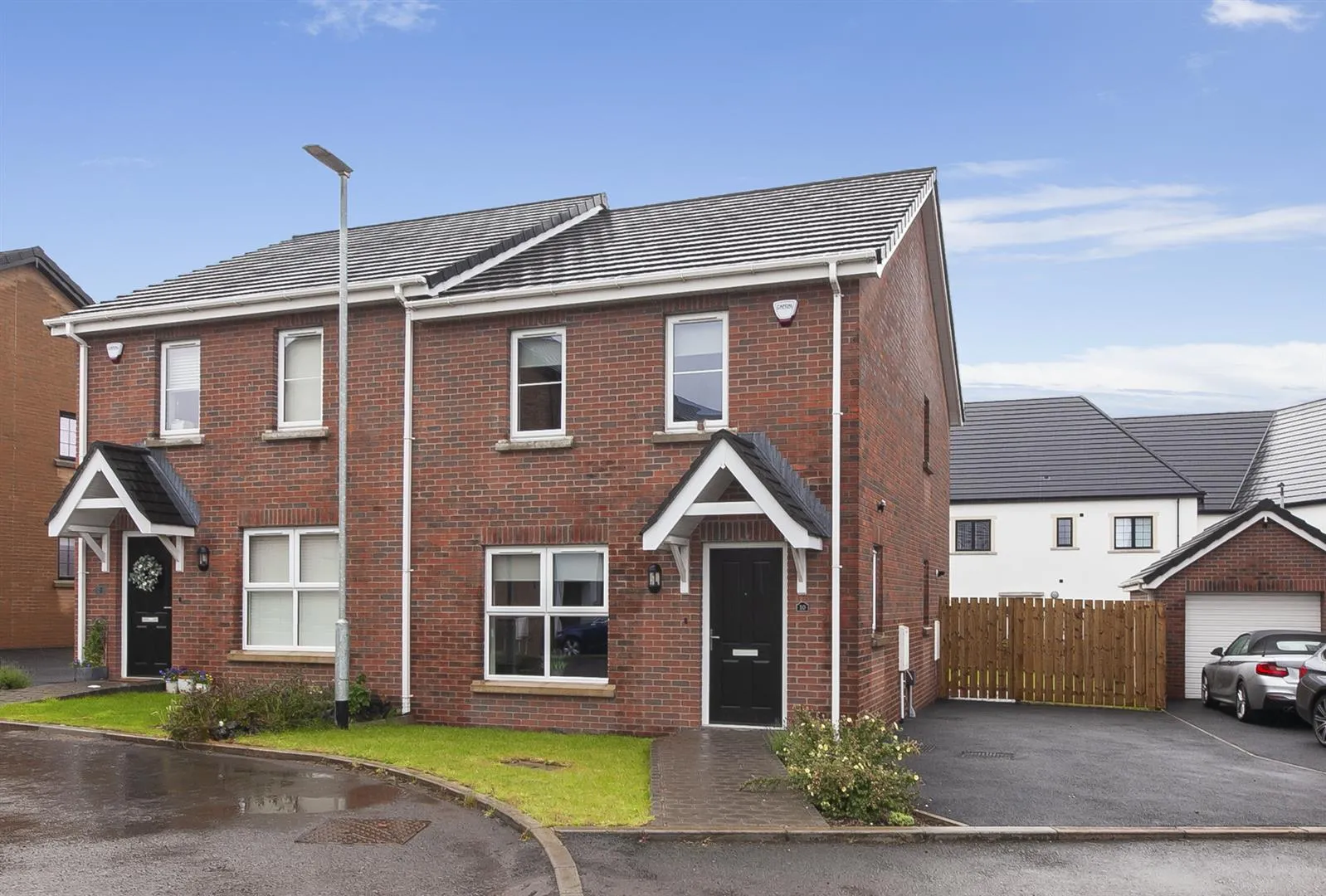 3 bedroom semi-detached to rent at 10 Belmont Hall Drive Antrim BT41 1FB