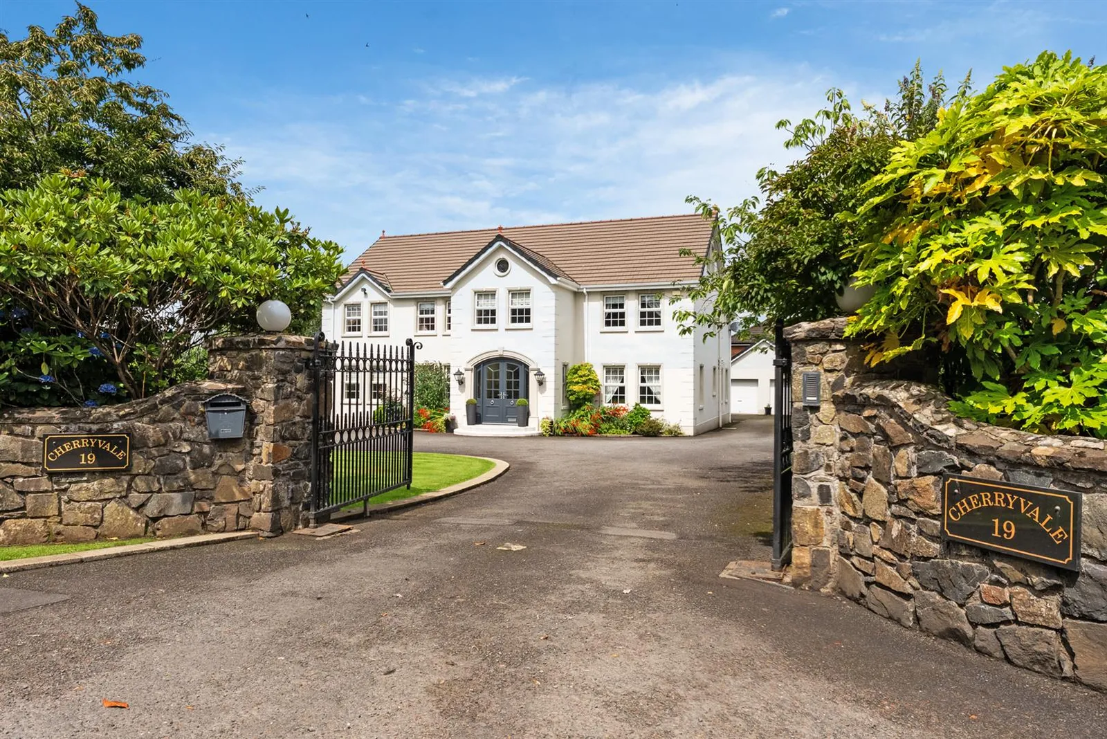 6 bedroom detached for sale at 'Cherryvale', 19 Lurgan Road Crumlin BT29 4QA