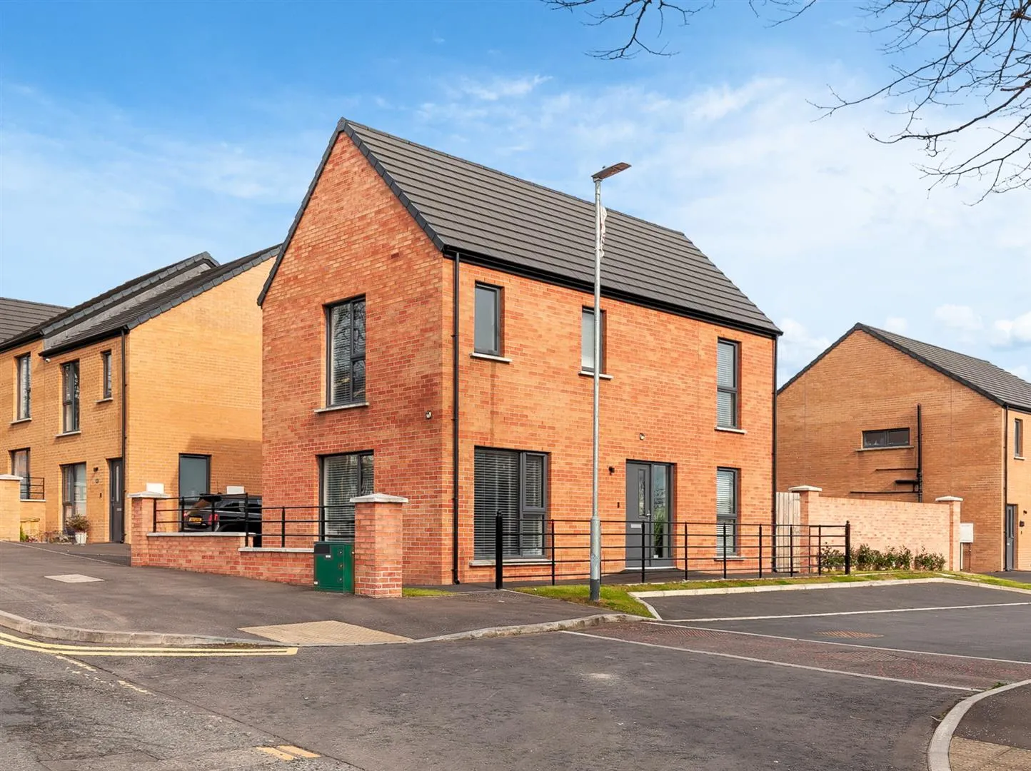 3 bedroom detached to rent at 41 Alexandra Park Avenue Belfast BT15 3ER