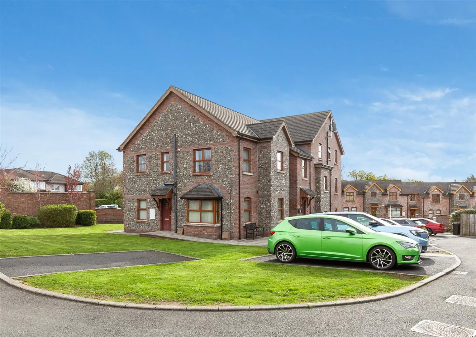 2 bedroom apartment to rent at 4 Lismore Court Jordanstown BT37 0AF