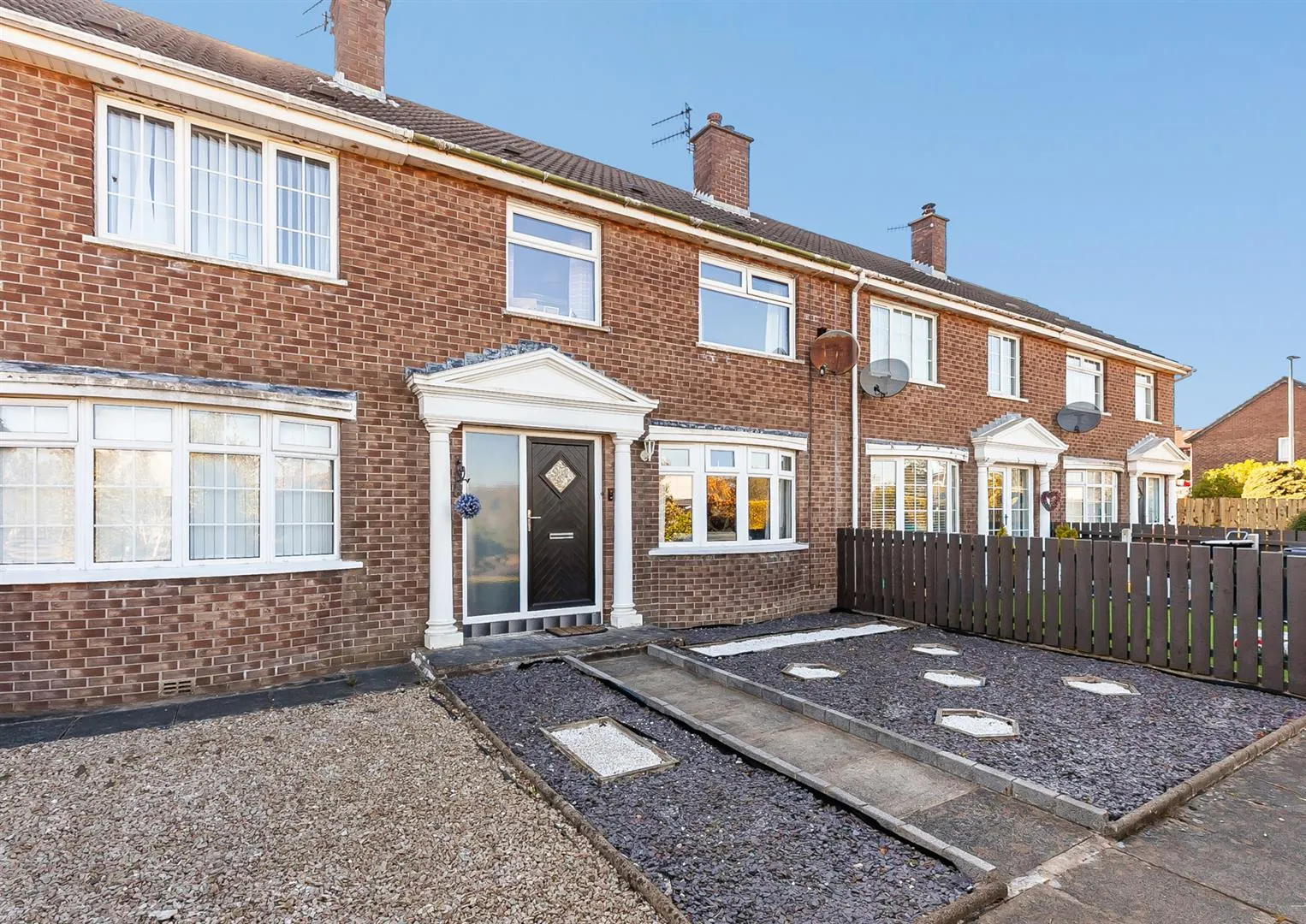 3 bedroom townhouse for sale at 6 Cherrylands Newtownabbey BT36 6AU