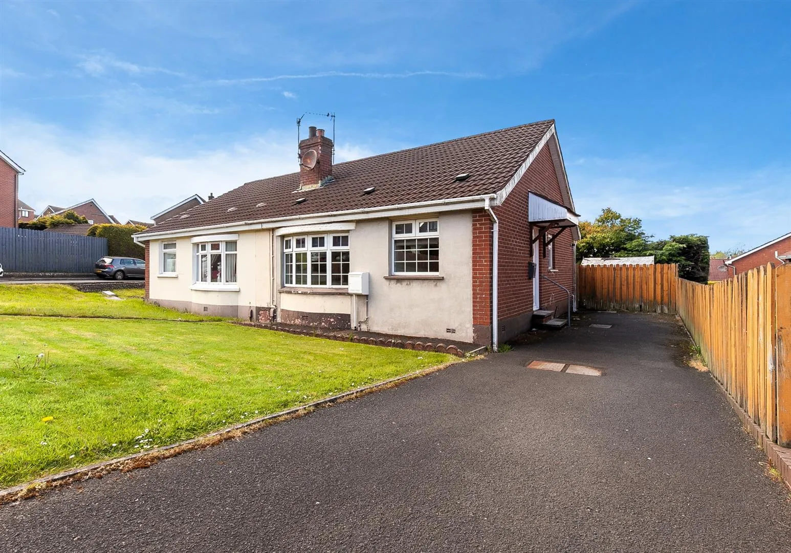 2 bedroom semi detached for sale at 5 Hollybrook Avenue Newtownabbey BT36 4ZL