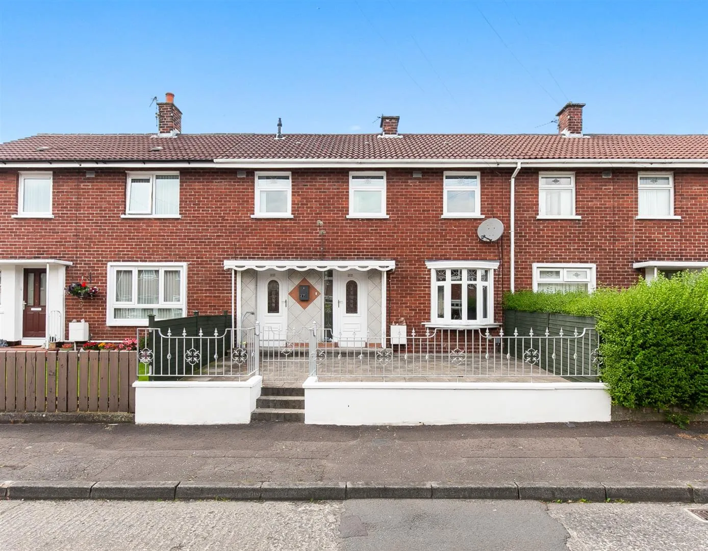 3 bedroom terraced for sale at 27 Fairhill Park Belfast BT15 4FX
