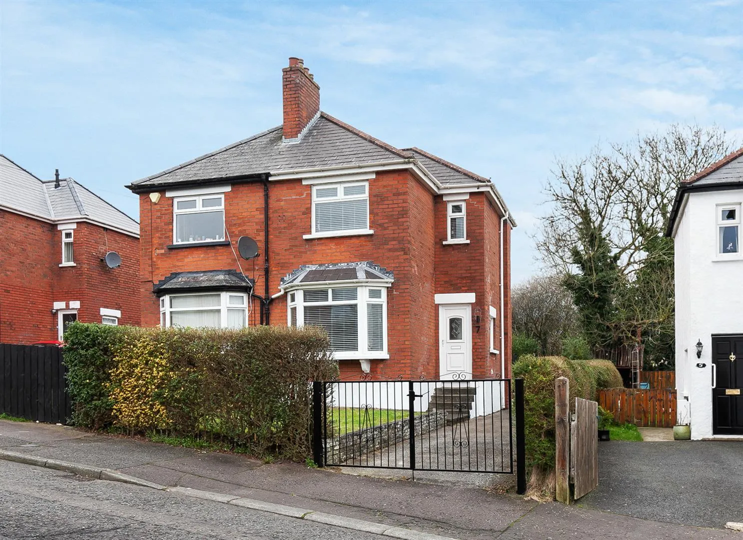 3 bedroom semi-detached for sale at 7 Benview Park Belfast BT14 8HT