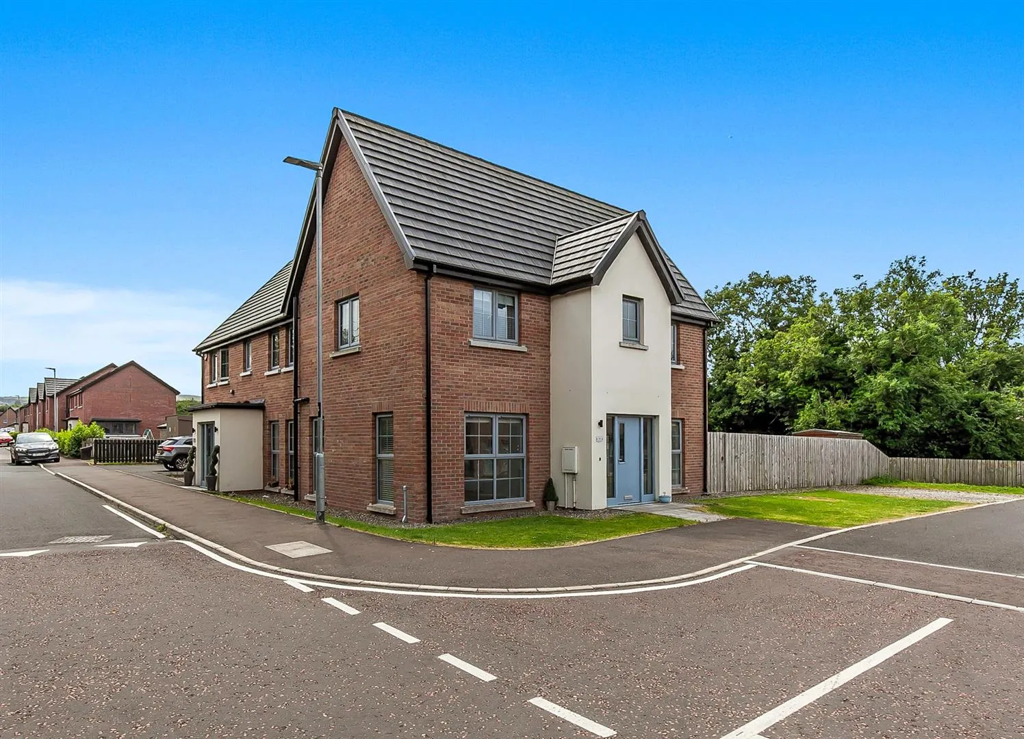 3 bedroom semi-detached to rent at 34 Hydepark Mews Newtownabbey BT36 4SE