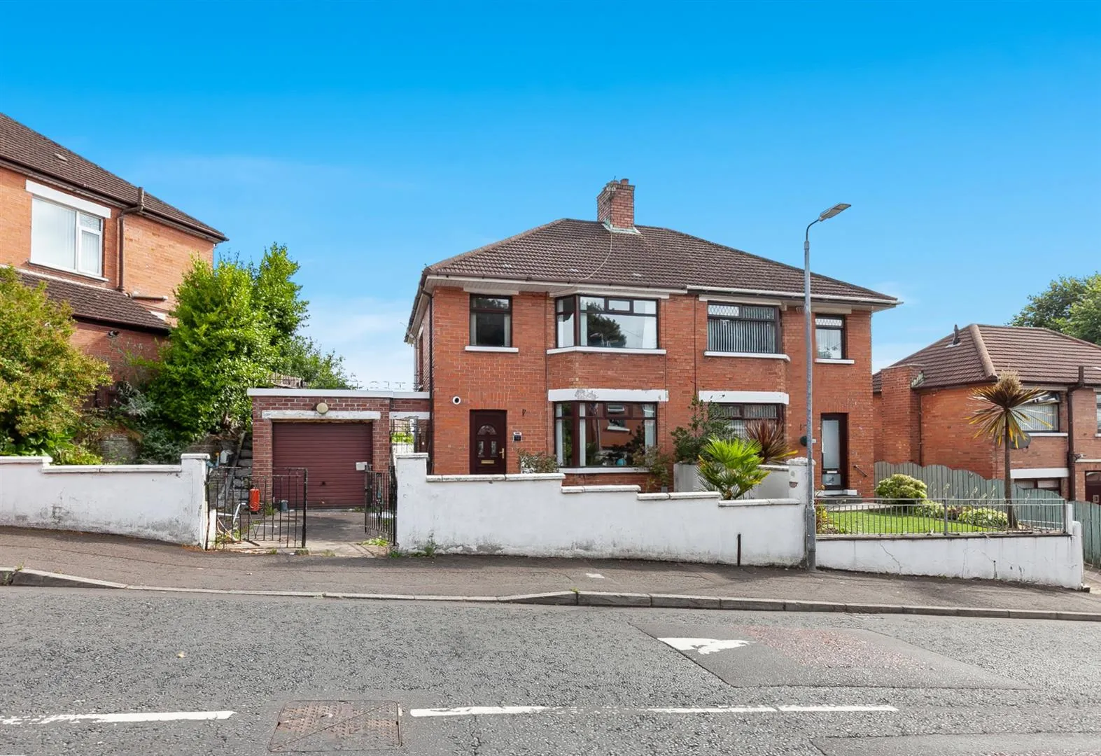 3 bedroom semi-detached for sale at 54 Lowwood Park Belfast BT15 4BD