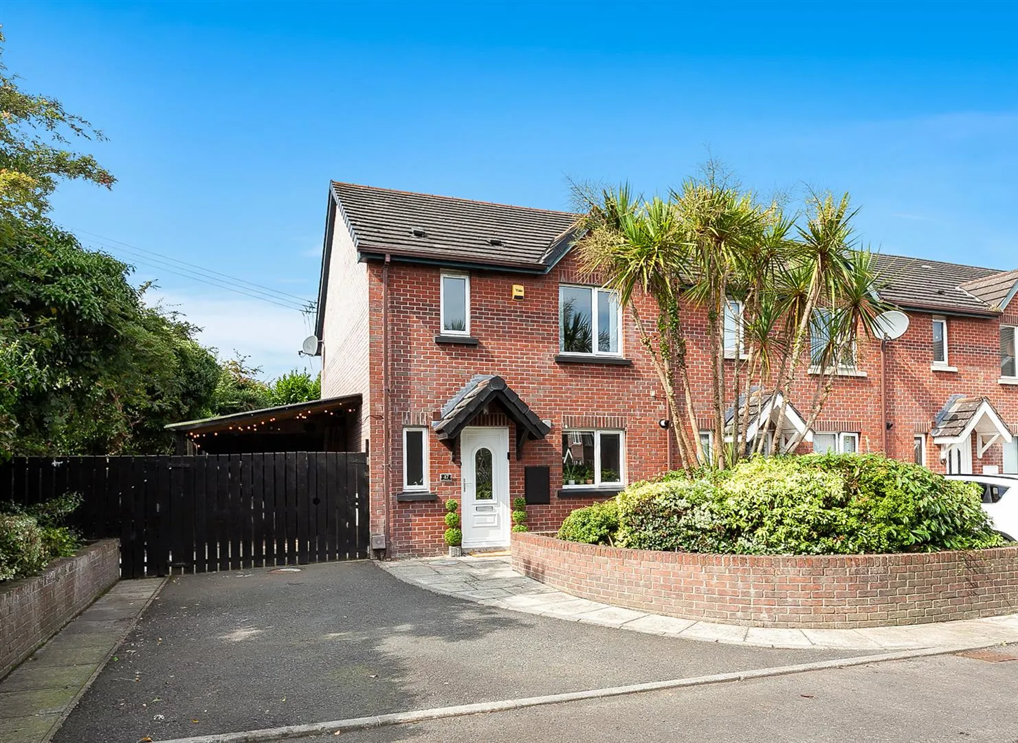 3 bedroom end terrace for sale at 47 Killaloe, Woodburn Road Carrickfergus BT38 8FL
