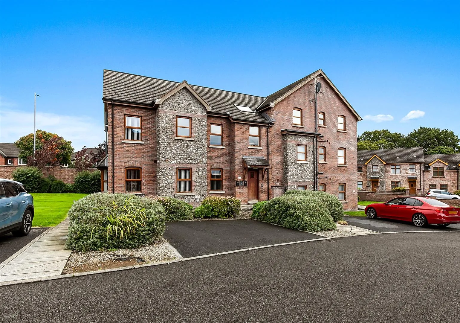 2 bedroom apartment to rent at 8 Lismore Court Newtownabbey BT37 0AF