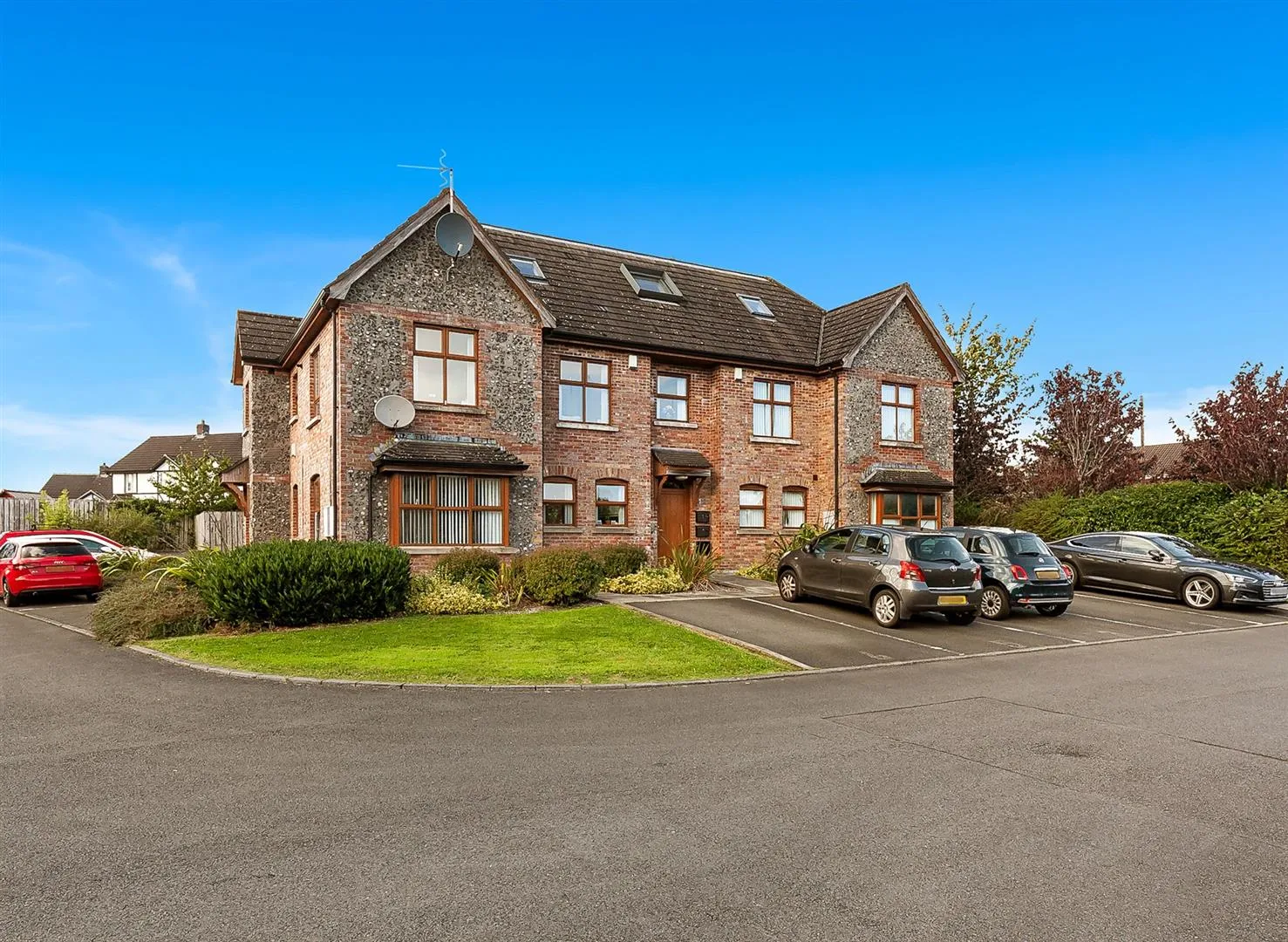 2 bedroom apartment to rent at 5 Lismore Place Jordanstown BT37 0SZ